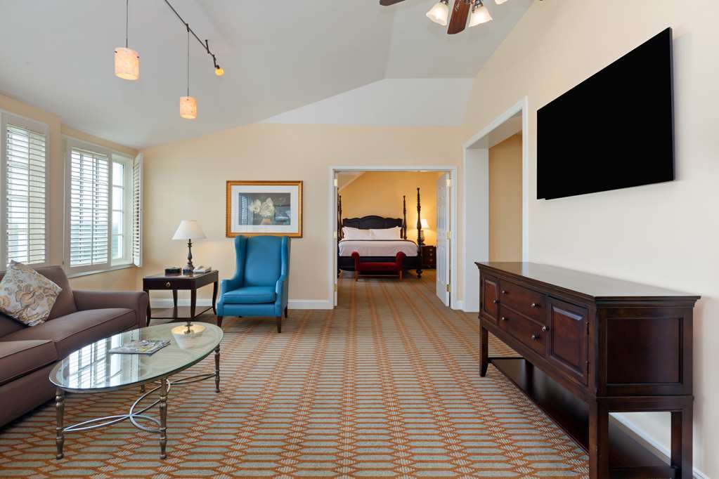 Virginia Crossings Hotel, Tapestry Collection By Hilton Ґлен-Аллен Номер фото
